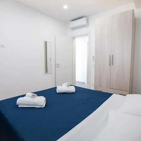 Semesterbostad Kaary Marza *